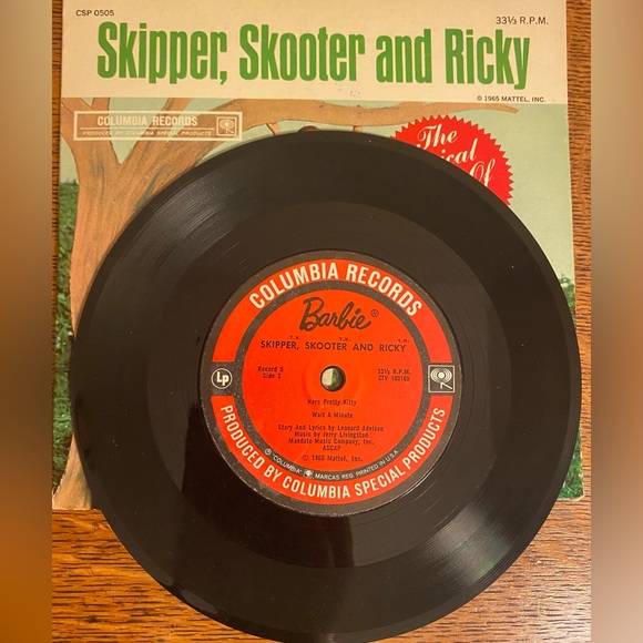 Set of 5 RARE 1965 Mattel Musical World of Barbie 7” Records, 45 RPM *See Notes - Picture 15 of 16